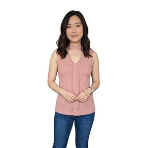 Buckle Black Womens Dusty Rose Ribbed Choker Neck V-Cutout Sleeveless Top Medium